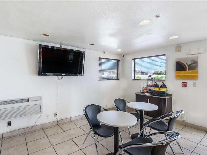 Motel 6-San Marcos, Tx - North エクステリア 写真